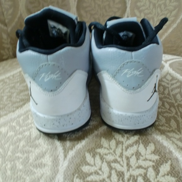 Flight - Picture 3 of 6